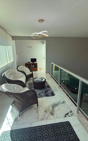 Casa de condomínio para alugar com 300m², 5 quartos e 10 vagas Casa de condomínio para alugar com 300m², 5 quartos e 10 vagasVaranda
