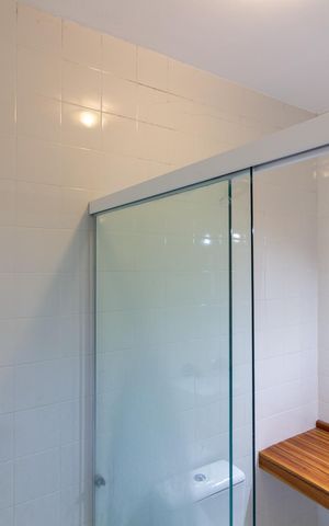 Apartamento para alugar com 90m², 2 quartos e 1 vaga Apartamento para alugar com 90m², 2 quartos e 1 vagaBanheiro de Suíte