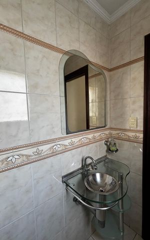 Casa para alugar com 580m², 4 quartos e 30 vagas Casa para alugar com 580m², 4 quartos e 30 vagasBanheiro da área comum