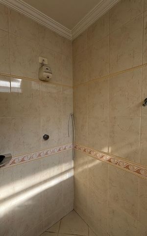 Casa para alugar com 580m², 4 quartos e 30 vagas Casa para alugar com 580m², 4 quartos e 30 vagasBanheiro da piscina