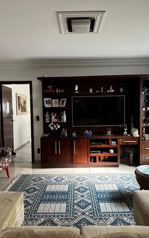 Casa para alugar com 580m², 4 quartos e 30 vagas Casa para alugar com 580m², 4 quartos e 30 vagasSala