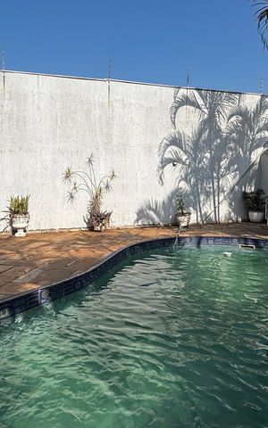 Casa para alugar com 580m², 4 quartos e 30 vagas Casa para alugar com 580m², 4 quartos e 30 vagasPiscina