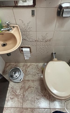 Casa para alugar com 580m², 4 quartos e 30 vagas Casa para alugar com 580m², 4 quartos e 30 vagasBanheiro social 2