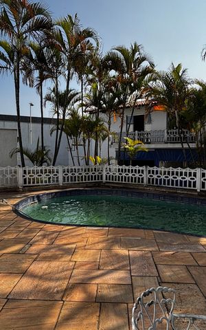 Casa para alugar com 580m², 4 quartos e 30 vagas Casa para alugar com 580m², 4 quartos e 30 vagasPiscina