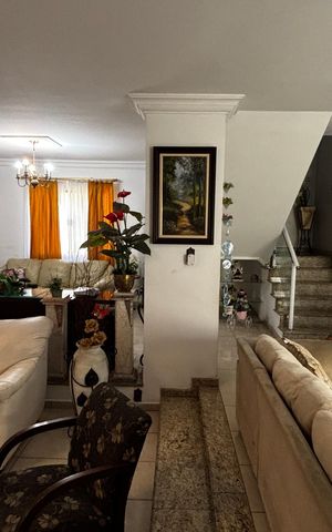 Casa para alugar com 580m², 4 quartos e 30 vagas Casa para alugar com 580m², 4 quartos e 30 vagasSala
