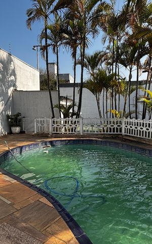 Casa para alugar com 580m², 4 quartos e 30 vagas Casa para alugar com 580m², 4 quartos e 30 vagasPiscina
