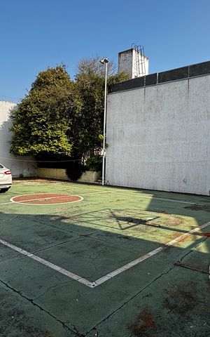 Casa para alugar com 580m², 4 quartos e 30 vagas Casa para alugar com 580m², 4 quartos e 30 vagasQuadra