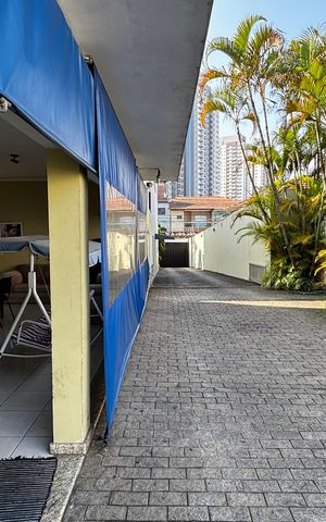 Casa para alugar com 580m², 4 quartos e 30 vagas Casa para alugar com 580m², 4 quartos e 30 vagasQuintal - Garagem