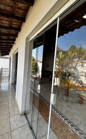 Casa para alugar com 580m², 4 quartos e 30 vagas Casa para alugar com 580m², 4 quartos e 30 vagasVaranda da área comum