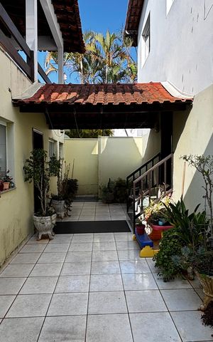 Casa para alugar com 580m², 4 quartos e 30 vagas Casa para alugar com 580m², 4 quartos e 30 vagasQuintal