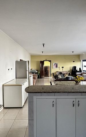 Casa para alugar com 580m², 4 quartos e 30 vagas Casa para alugar com 580m², 4 quartos e 30 vagasÁrea comum