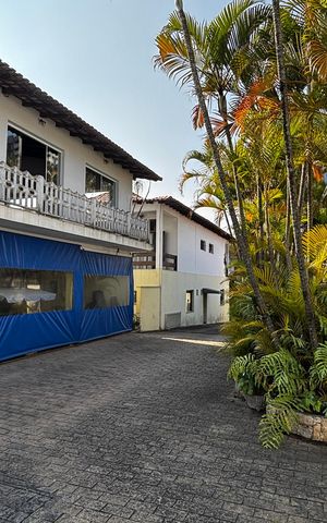 Casa para alugar com 580m², 4 quartos e 30 vagas Casa para alugar com 580m², 4 quartos e 30 vagasQuintal - Garagem