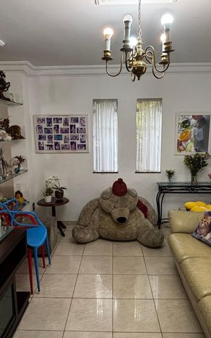 Casa para alugar com 580m², 4 quartos e 30 vagas Casa para alugar com 580m², 4 quartos e 30 vagasSala