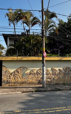 Casa à venda com 580m², 4 quartos e 10 vagas Casa à venda com 580m², 4 quartos e 10 vagasFachada