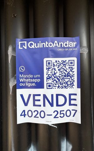 Casa à venda com 580m², 4 quartos e 10 vagas Casa à venda com 580m², 4 quartos e 10 vagasPlaca