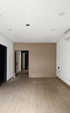 Casa para alugar com 200m², 3 quartos e 3 vagas Casa para alugar com 200m², 3 quartos e 3 vagasSala