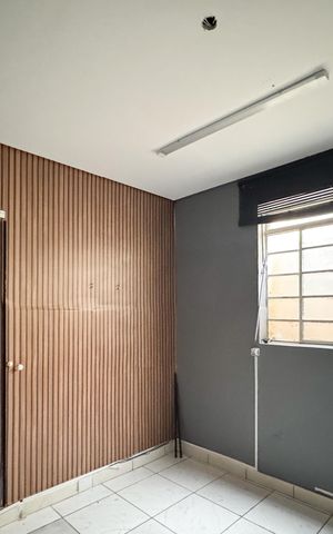 Casa para alugar com 200m², 3 quartos e 3 vagas Casa para alugar com 200m², 3 quartos e 3 vagasSala 2