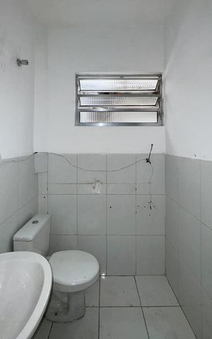 Casa para alugar com 200m², 3 quartos e 3 vagas Casa para alugar com 200m², 3 quartos e 3 vagasBanheiro social