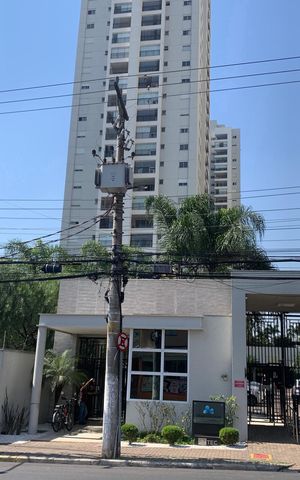 Apartamento à venda com 81m², 2 quartos e 1 vagaFachada e portaria 