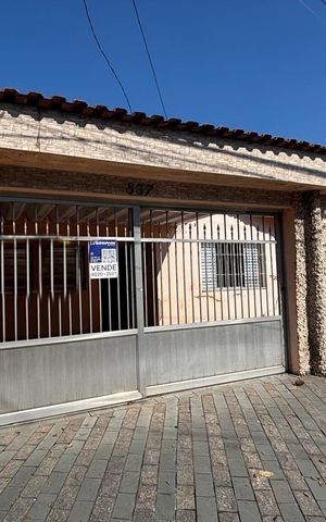 Casa à venda com 151m², 2 quartos e 2 vagasFachada