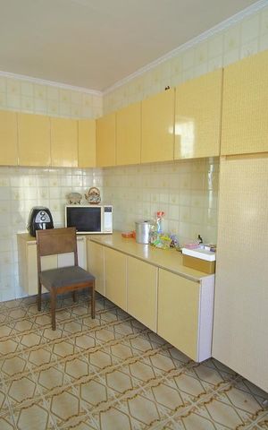 Casa à venda com 151m², 2 quartos e 2 vagasCozinha 