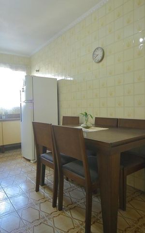 Casa à venda com 151m², 2 quartos e 2 vagasCozinha 