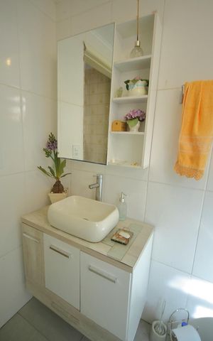 Casa à venda com 151m², 2 quartos e 2 vagasBanheiro 