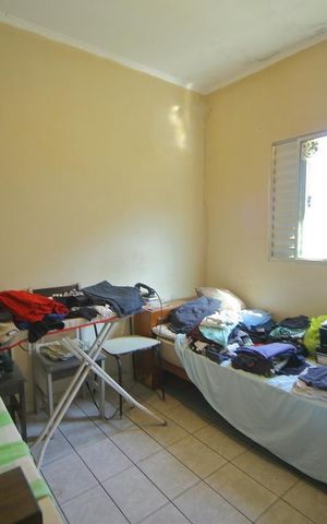 Casa à venda com 151m², 2 quartos e 2 vagasQuarto de serviço 