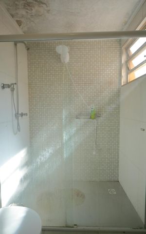 Casa à venda com 151m², 2 quartos e 2 vagasBanheiro 