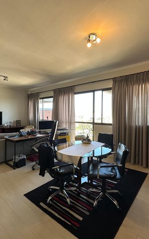 Apartamento à venda com 115m², 2 quartos e 2 vagas Apartamento à venda com 115m², 2 quartos e 2 vagasSala