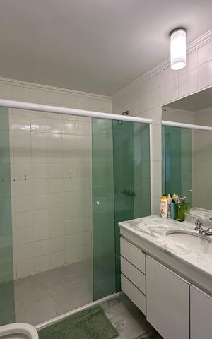 Apartamento à venda com 115m², 2 quartos e 2 vagas Apartamento à venda com 115m², 2 quartos e 2 vagasBanheiro da Suíte
