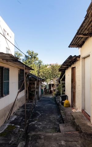 Casa à venda com 520m², 8 quartos e 2 vagas Casa à venda com 520m², 8 quartos e 2 vagasEntrada