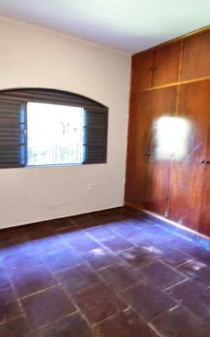 Casa para alugar com 1000m², 4 quartos e 3 vagasQuarto 1