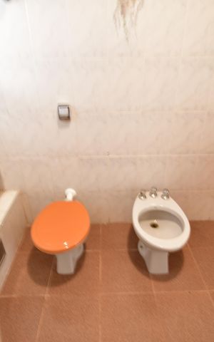 Casa para alugar com 1000m², 4 quartos e 3 vagasBanheiro 2