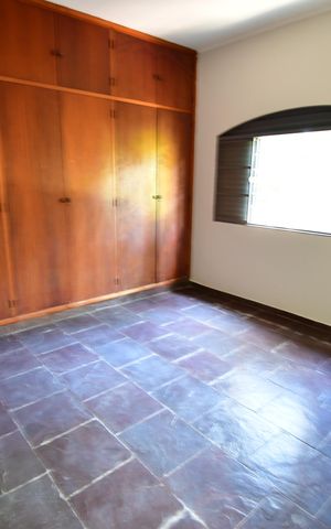 Casa para alugar com 1000m², 4 quartos e 3 vagasQuarto 4