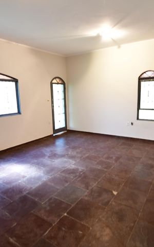 Casa para alugar com 1000m², 4 quartos e 3 vagasSala