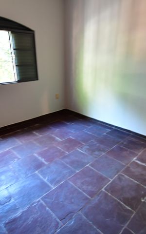 Casa para alugar com 1000m², 4 quartos e 3 vagasQuarto 4