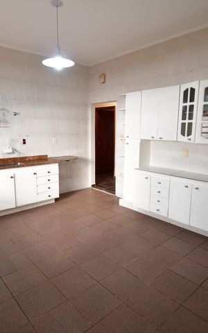 Casa para alugar com 1000m², 4 quartos e 3 vagasCozinha