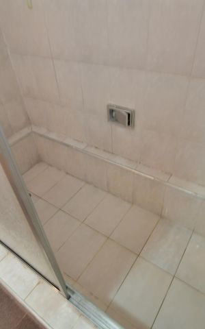 Casa para alugar com 1000m², 4 quartos e 3 vagasBanheiro 1