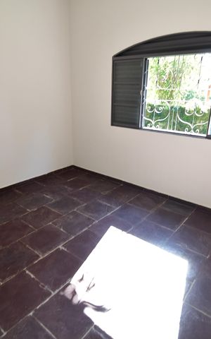 Casa para alugar com 1000m², 4 quartos e 3 vagasQuarto 2