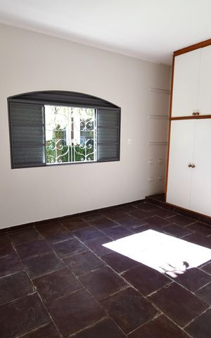 Casa para alugar com 1000m², 4 quartos e 3 vagasQuarto 2