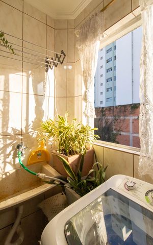 Apartamento à venda com 77m², 2 quartos e 1 vaga Apartamento à venda com 77m², 2 quartos e 1 vagaArea de Serviço