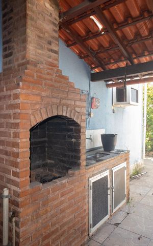 Casa à venda com 150m², 3 quartos e 2 vagas Casa à venda com 150m², 3 quartos e 2 vagasChurrasqueira