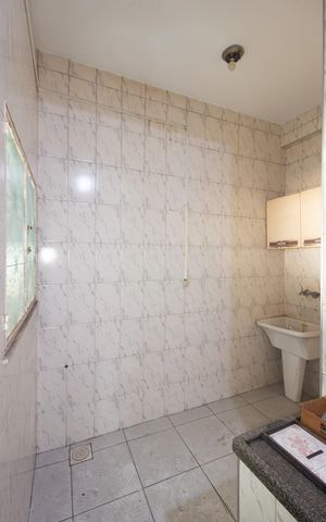 Casa à venda com 150m², 3 quartos e 2 vagas Casa à venda com 150m², 3 quartos e 2 vagasCozinha e Área de Serviço
