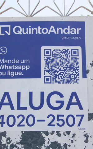 Casa à venda com 150m², 3 quartos e 2 vagas Casa à venda com 150m², 3 quartos e 2 vagasPlaquinha