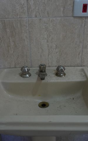 Casa para alugar com 100m², 1 quarto e 3 vagasBanheiro