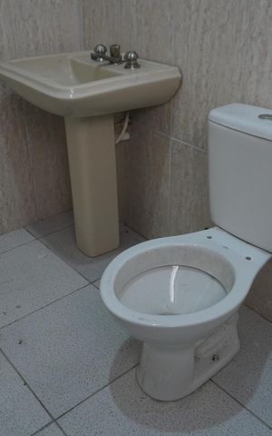 Casa para alugar com 100m², 1 quarto e 3 vagasBanheiro