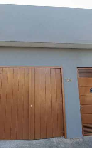 Casa à venda com 124m², 2 quartos e 1 vaga Casa à venda com 124m², 2 quartos e 1 vagaFachada