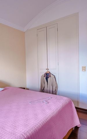 Casa à venda com 500m², 5 quartos e 5 vagasSuíte 2
