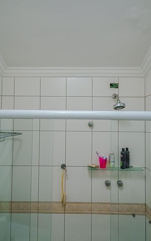 Casa à venda com 500m², 5 quartos e 5 vagasBanheiro da Suíte 2